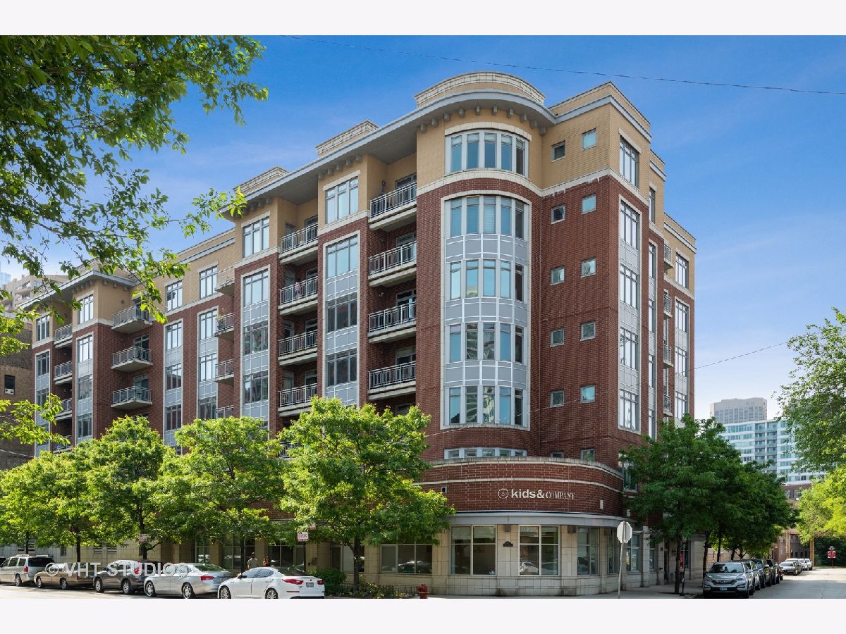 Condominiums Sold Fulton Place Chicago Illinois, 657 Fulton
