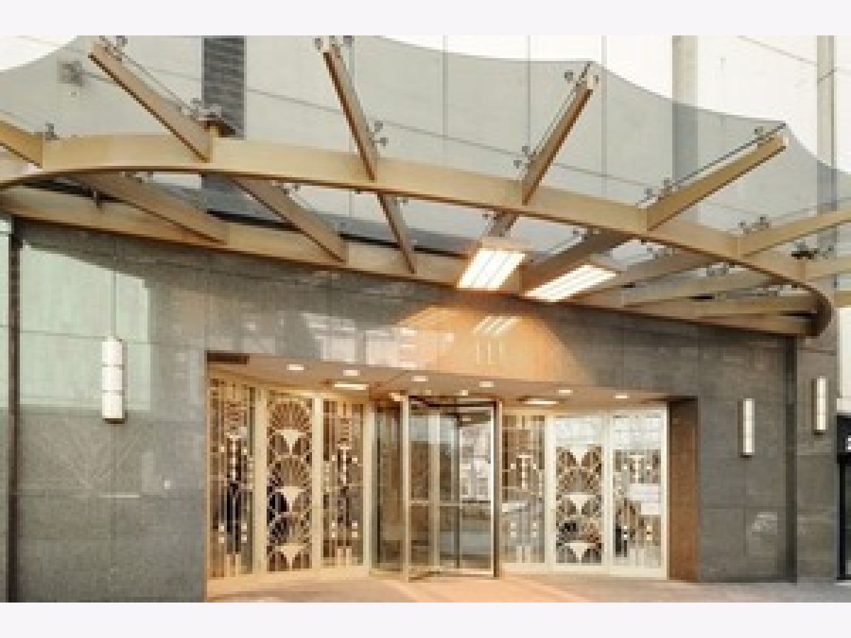 Condos & Townhomes Rented Elysees Chicago Illinois, 111 Chestnut