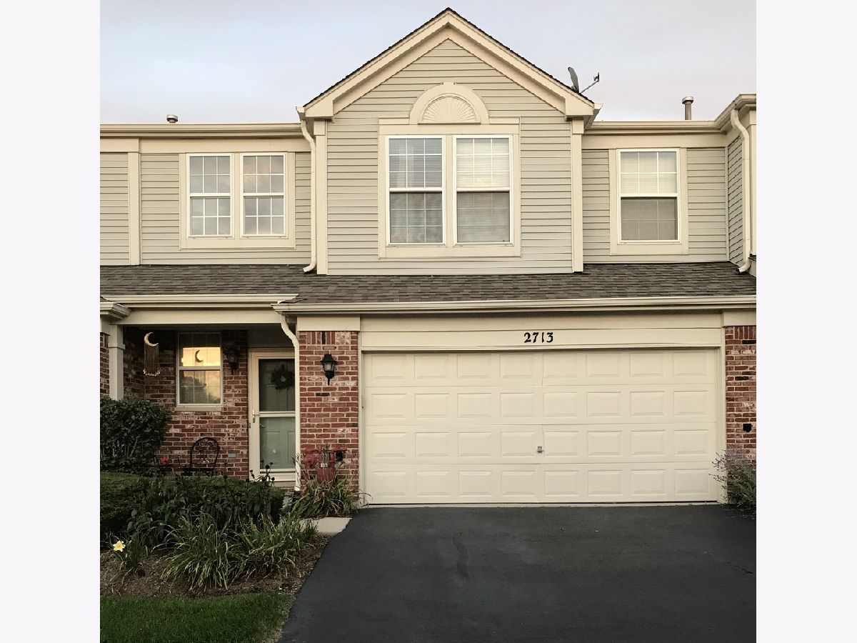 Townhomes Rented Creekside Meadows Algonquin Illinois, 2713 Bayview