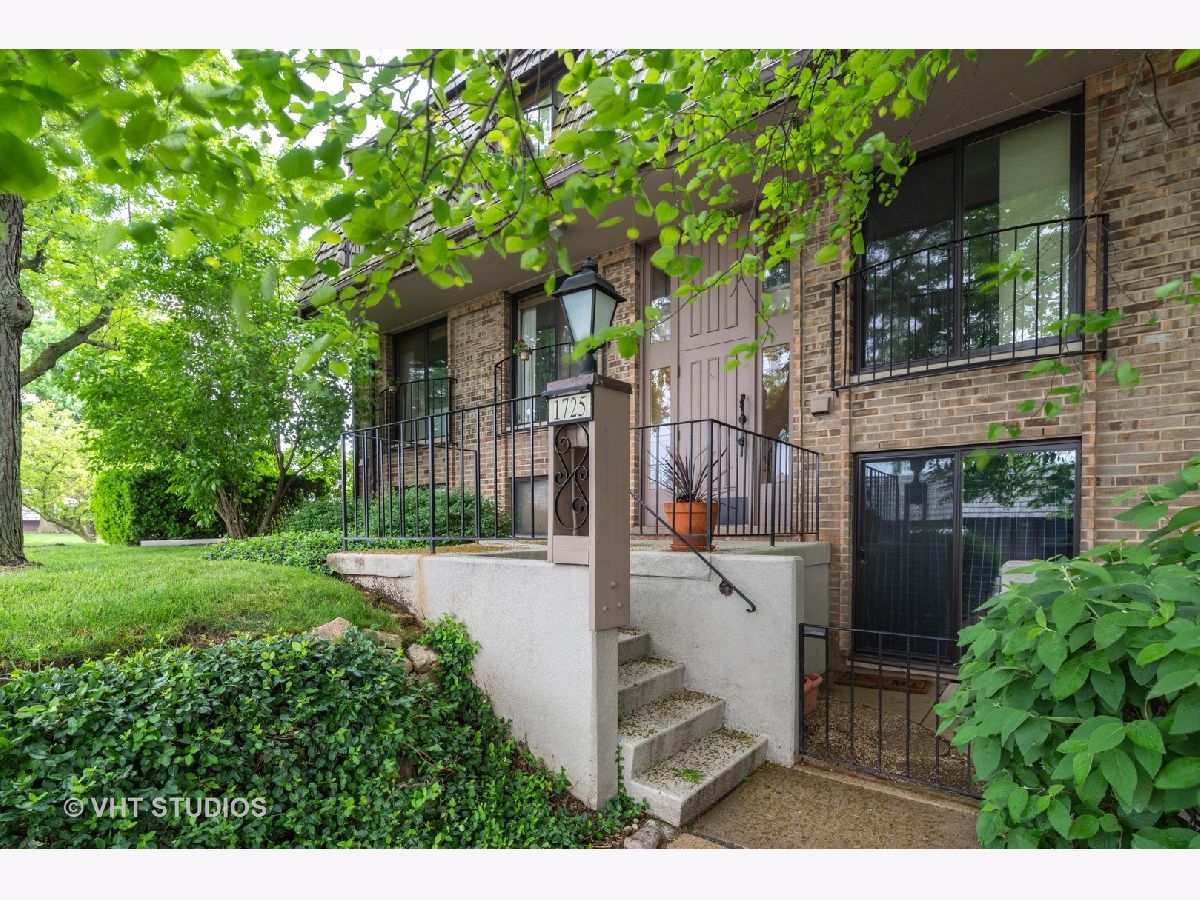 Condominiums Sold Northfield Square Northfield Illinois, 1725 Northfield