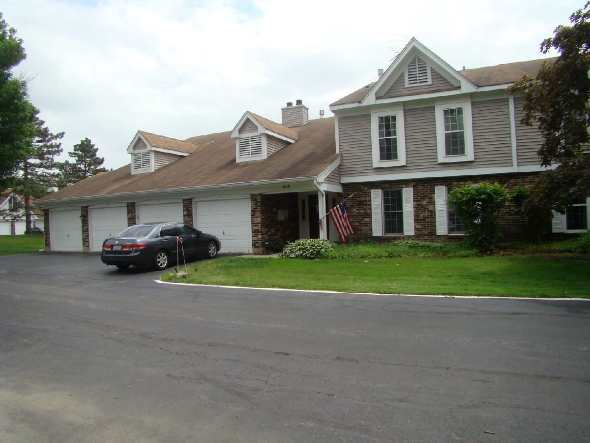 Condominiums Sold Chasefield Crossing Crystal Lake Illinois, 808 Chasefield