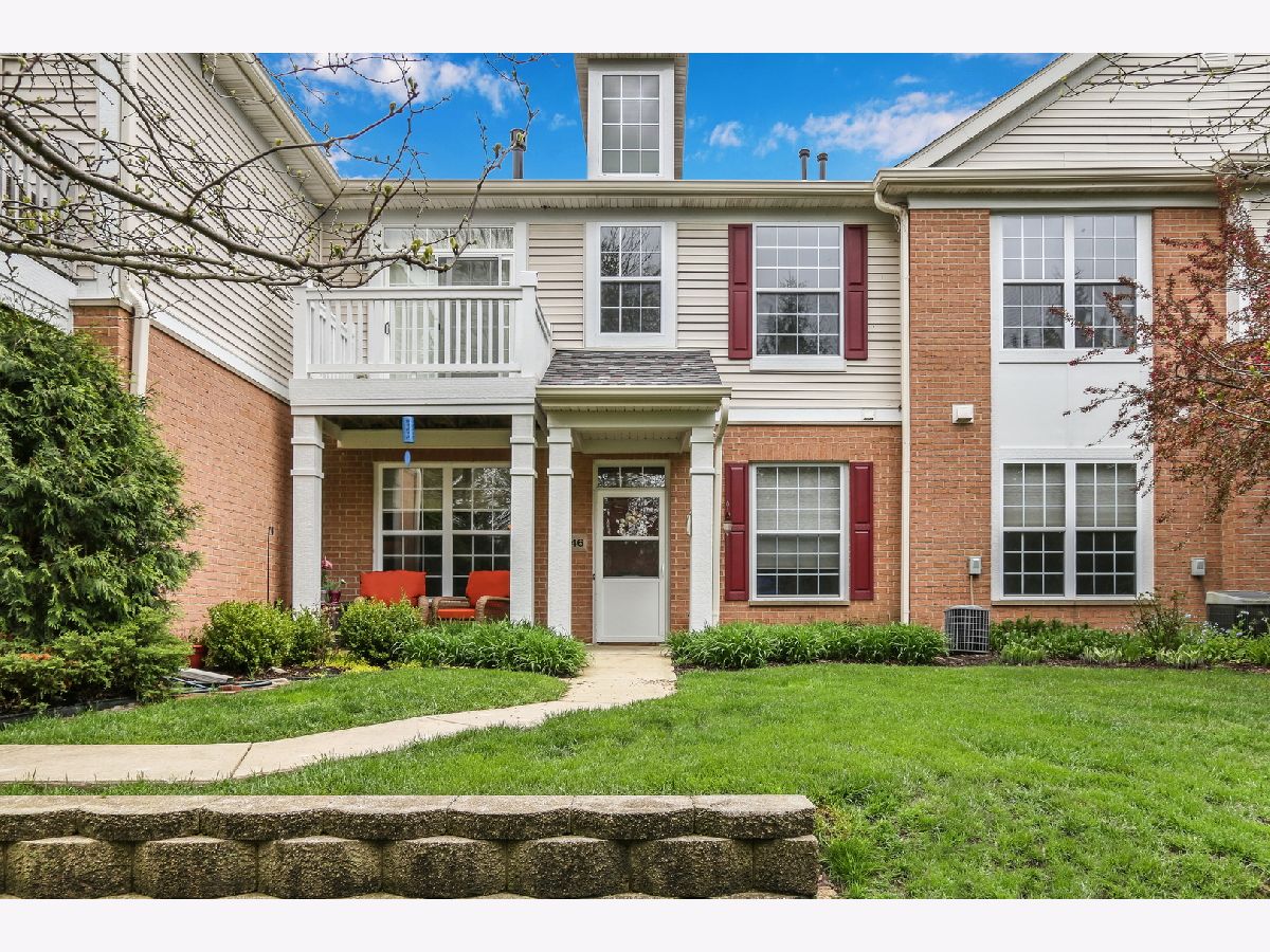 Townhomes & Condos & Homes Sold Midlane Wadsworth Illinois, 2946 Concord