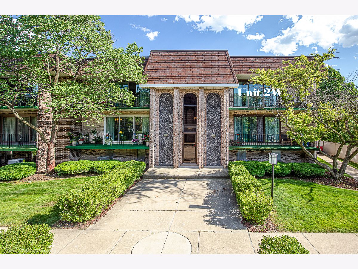 Condominiums & Homes Sold Crawford Estates Oak Lawn Illinois, 9144 Pulaski