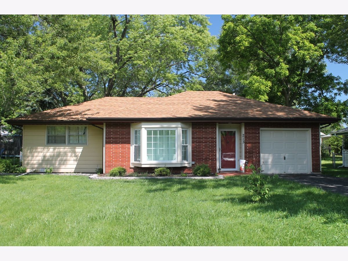 Homes Rented Venetian Village Lindenhurst Illinois, 213 Countryside