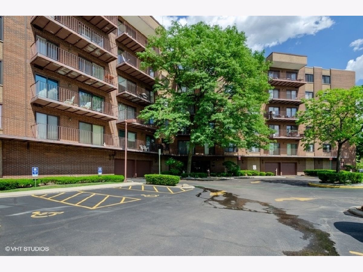 Condominiums Sold Lincoln Tower Skokie Illinois, 7601 Lincoln