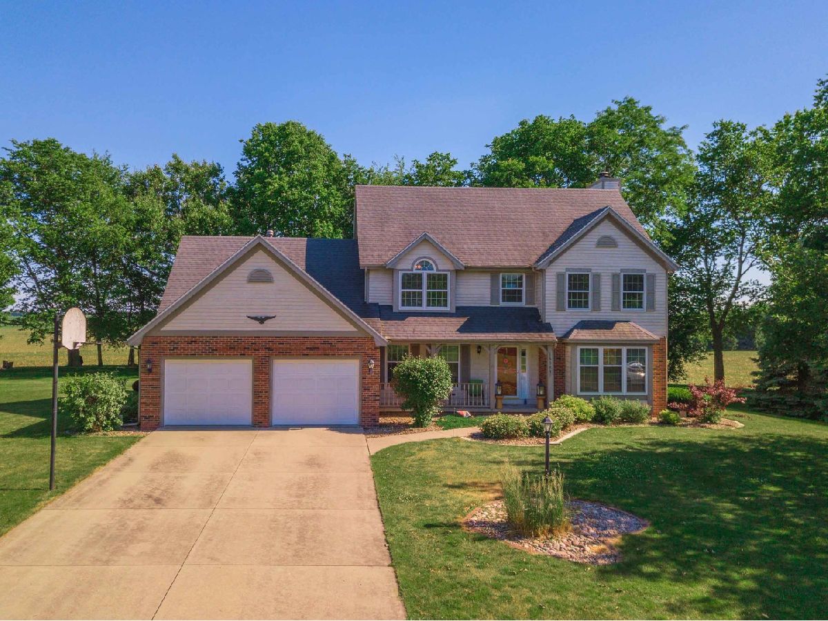Homes Sold Hunters Knoll Bloomington Illinois, 16085 Huntington