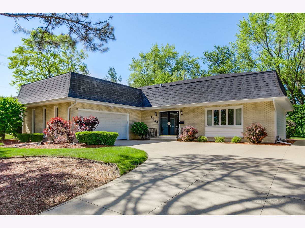 Homes Sold Regency Estates Libertyville Illinois, 1124 Golf