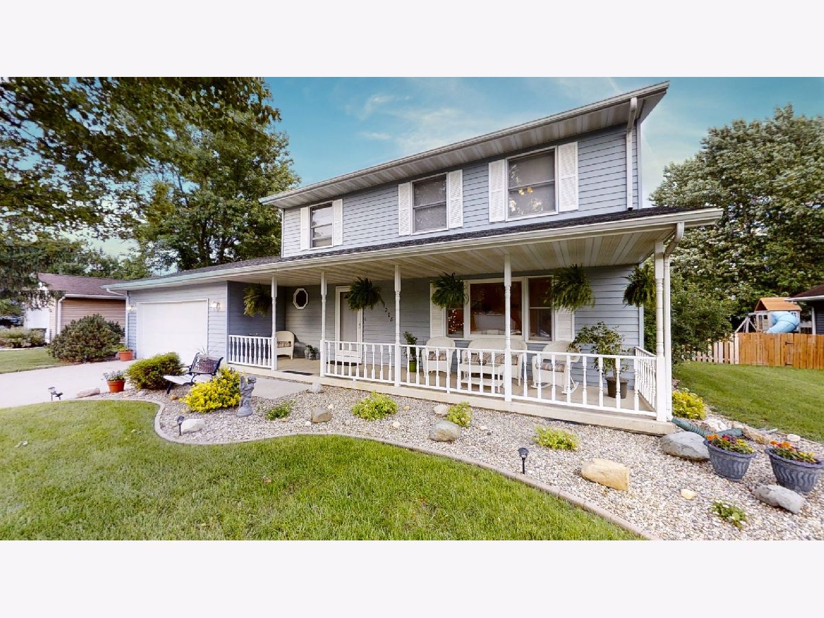 Homes Sold Riverview Mahomet Illinois, 1208 Marietta