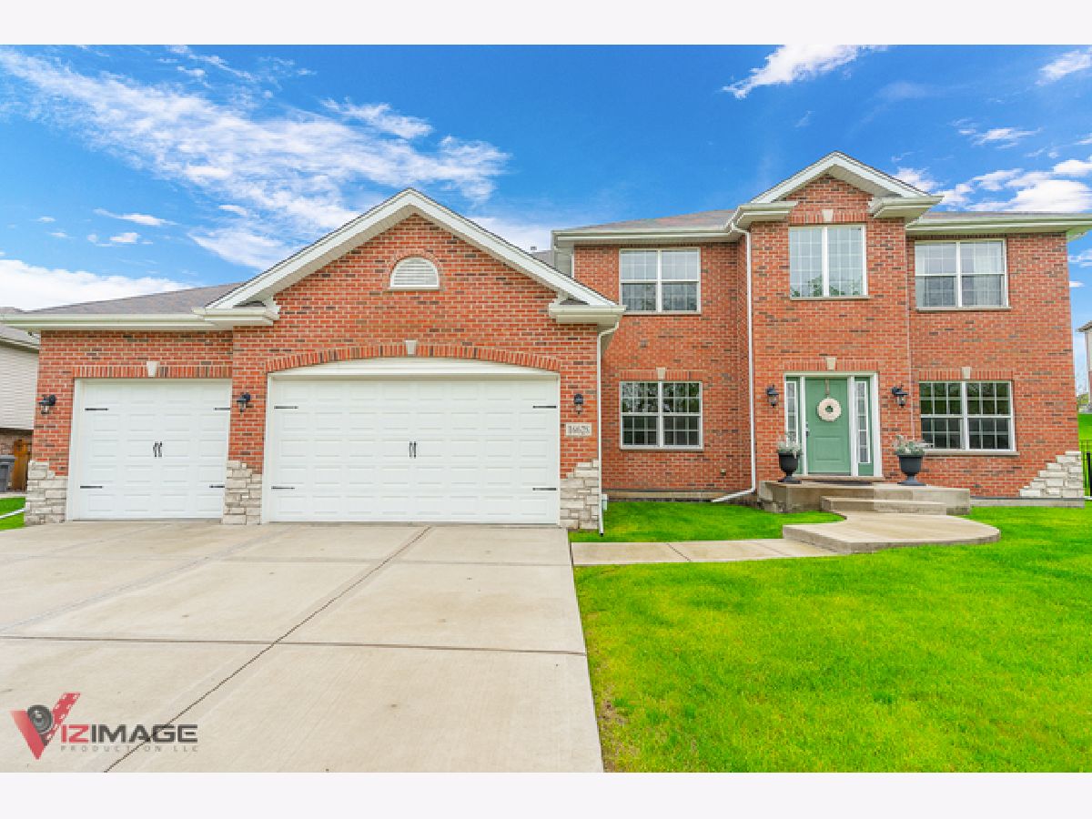 Homes Sold Maple Hill Lockport Illinois, 16628 Mckenzie