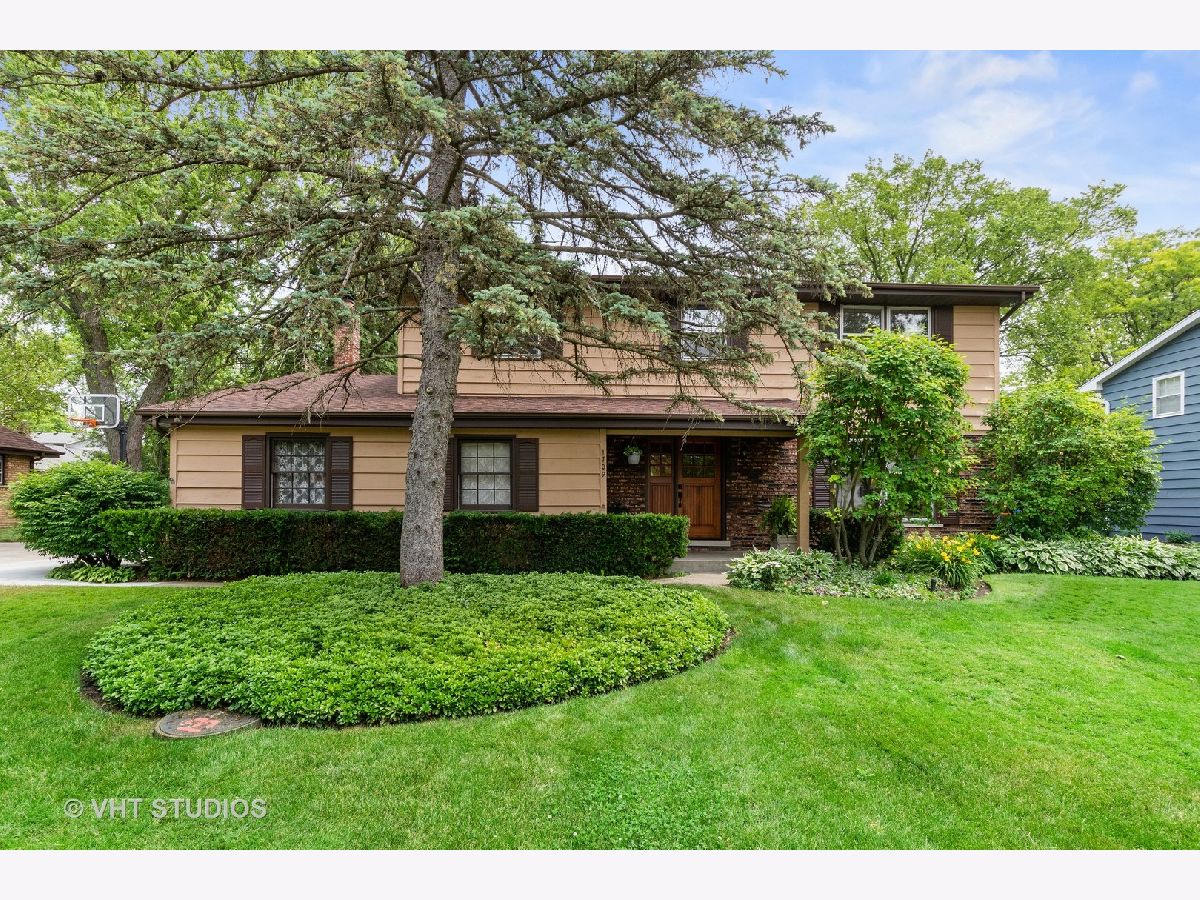 Homes Sold Arrowhead Northbrook Illinois, 1709 Longvalley