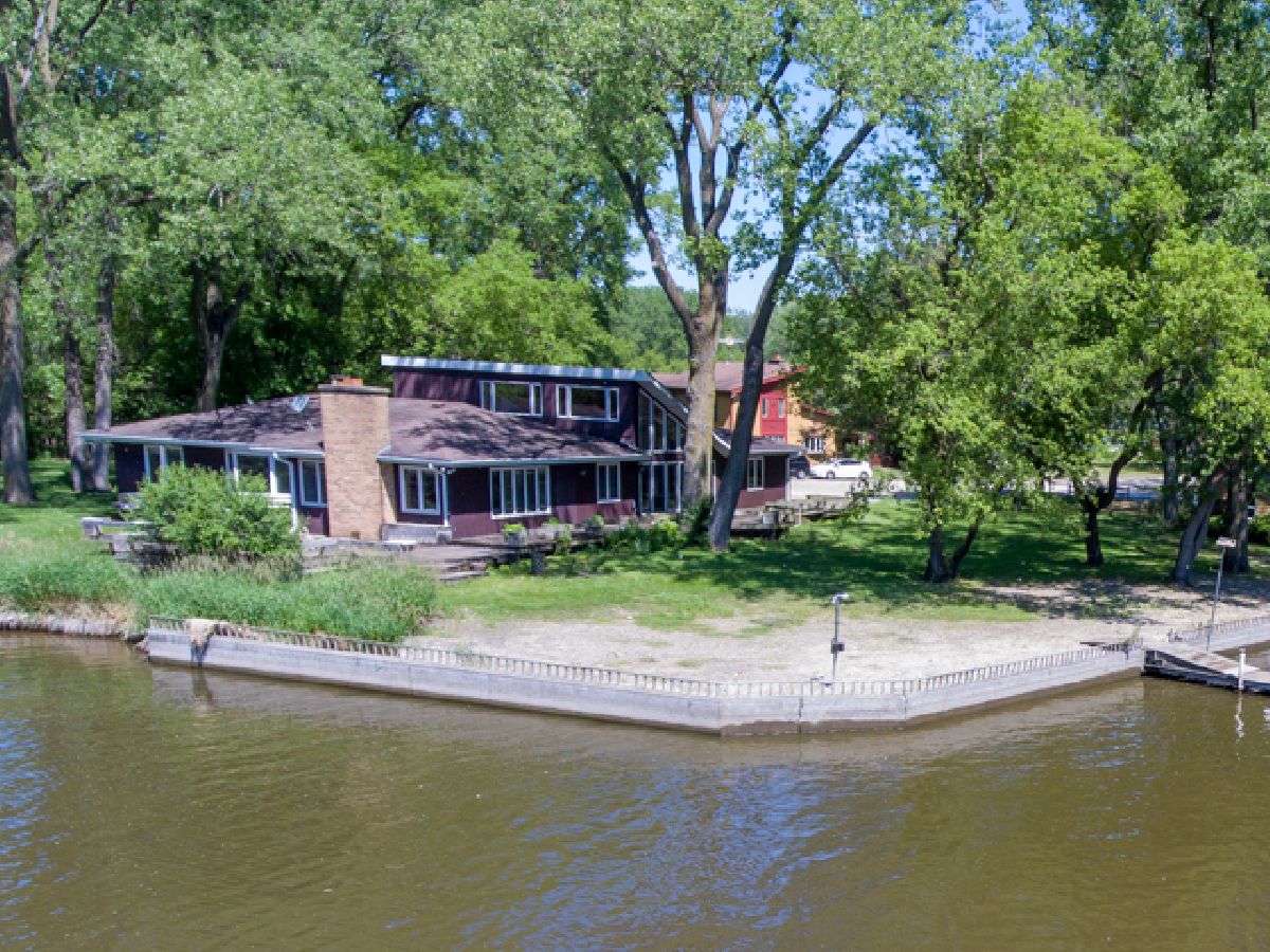 Homes Sold Orchard Heights Mchenry Illinois, 2301 W Riverside