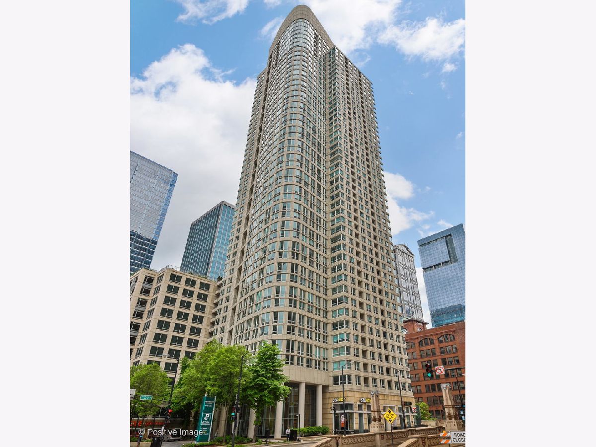 Condominiums Sold Sterling Chicago Illinois, 345 Lasalle