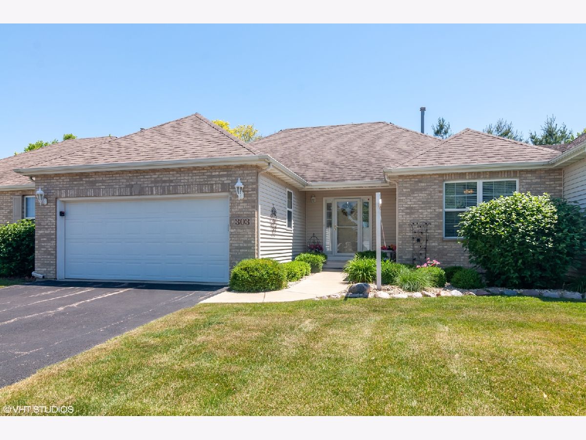 Townhomes Sold Prairie Garden Yorkville Illinois, 303 Garden
