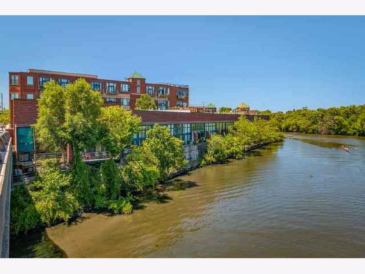 Townhomes Sold River Park At Diversey Chicago Illinois, 2208 Diversey