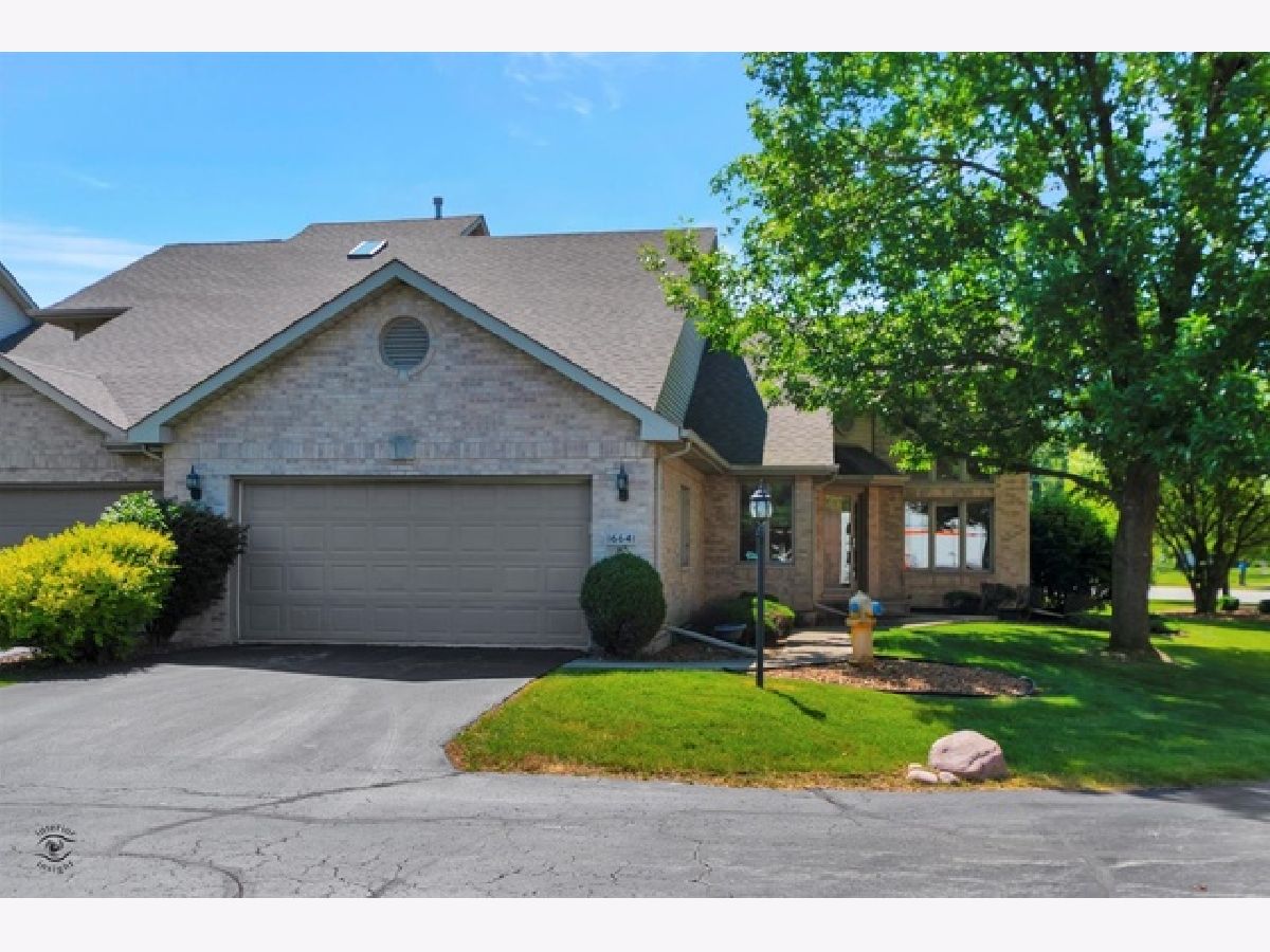 Townhomes & Homes Sold Crystal Cove Tinley Park Illinois, 16641 Lismore