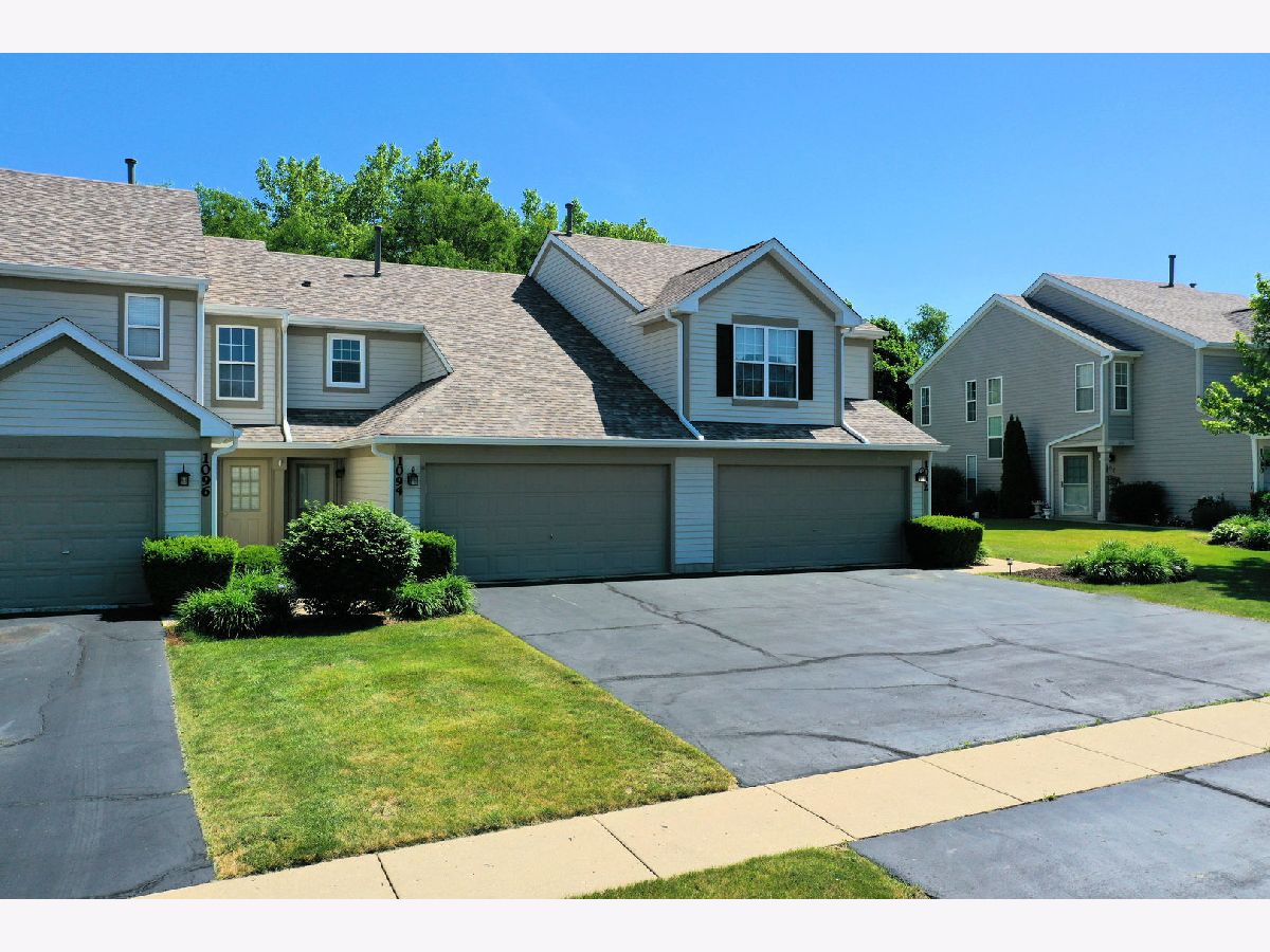 Townhomes & Condos Sold Remington Farms Lake In The Hills Illinois, 1092 Horizon Ridge