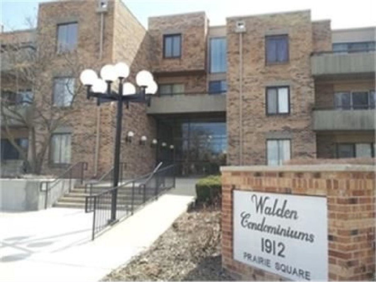 Condos & Townhomes Rented Walden Schaumburg Illinois, 1912 Prairie