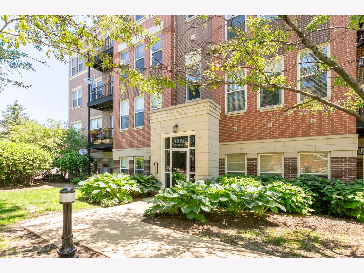 Condos & Townhomes & Homes Sold Old Town Village East Chicago Illinois, 1255 Orleans