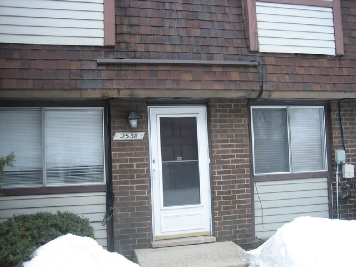 Townhomes & Condos Rented Hickory Hills Waukegan Illinois, 2538 Berkshire