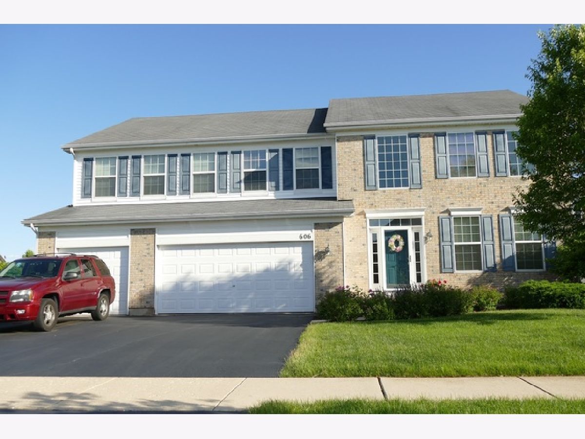 Townhomes & Homes Rented Southbury Oswego Illinois, 606 Mansfield
