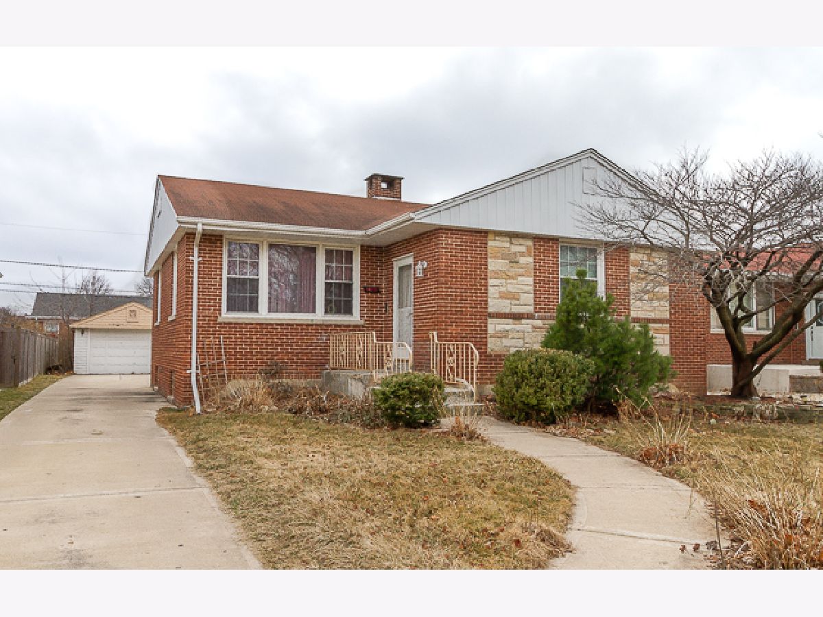 Homes Sold Nixon Westchester Illinois, 10331 Dickens