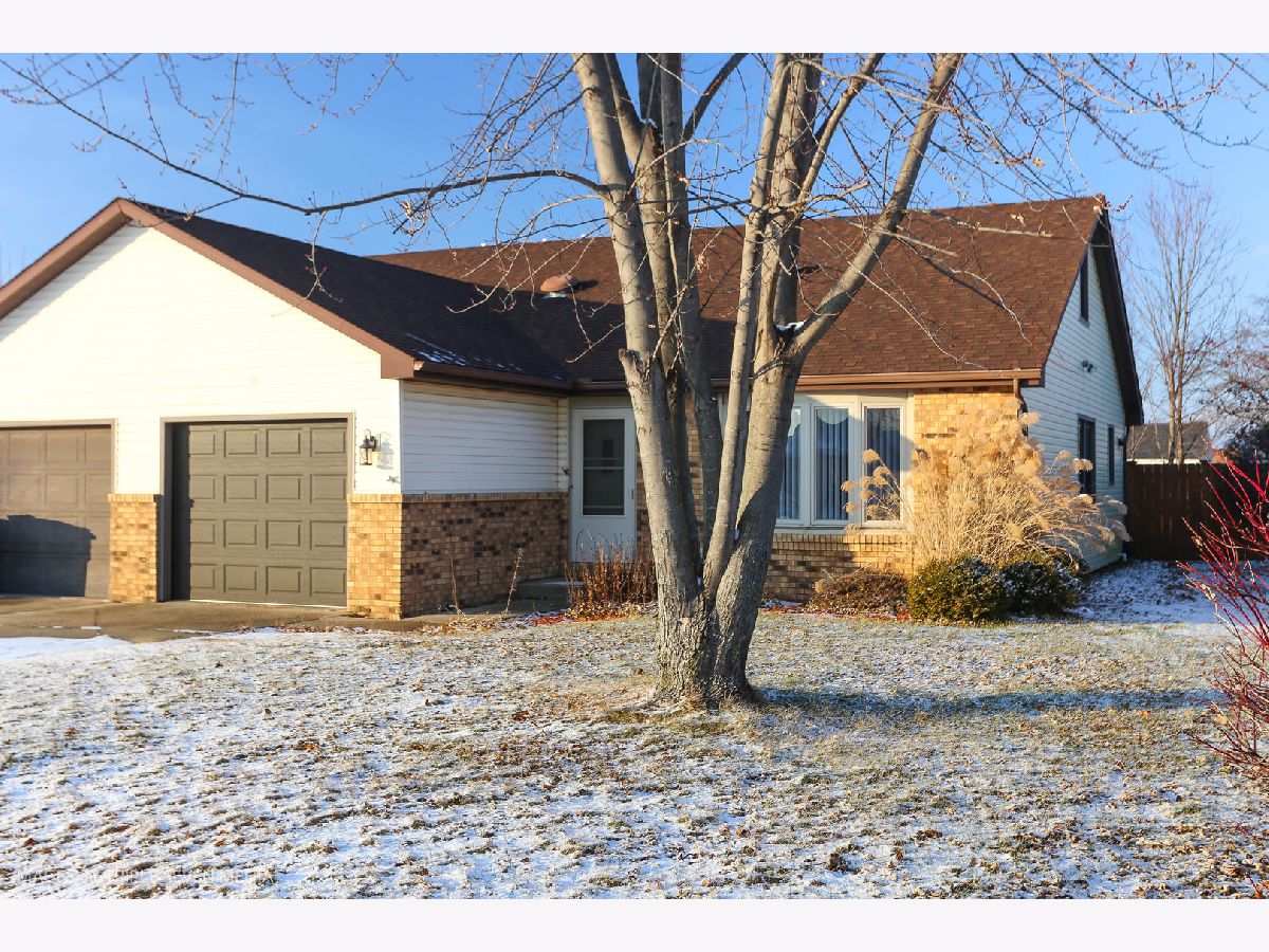Condos & Townhomes & Homes Rented Mar Leen Coal City Illinois, 670 Daisy