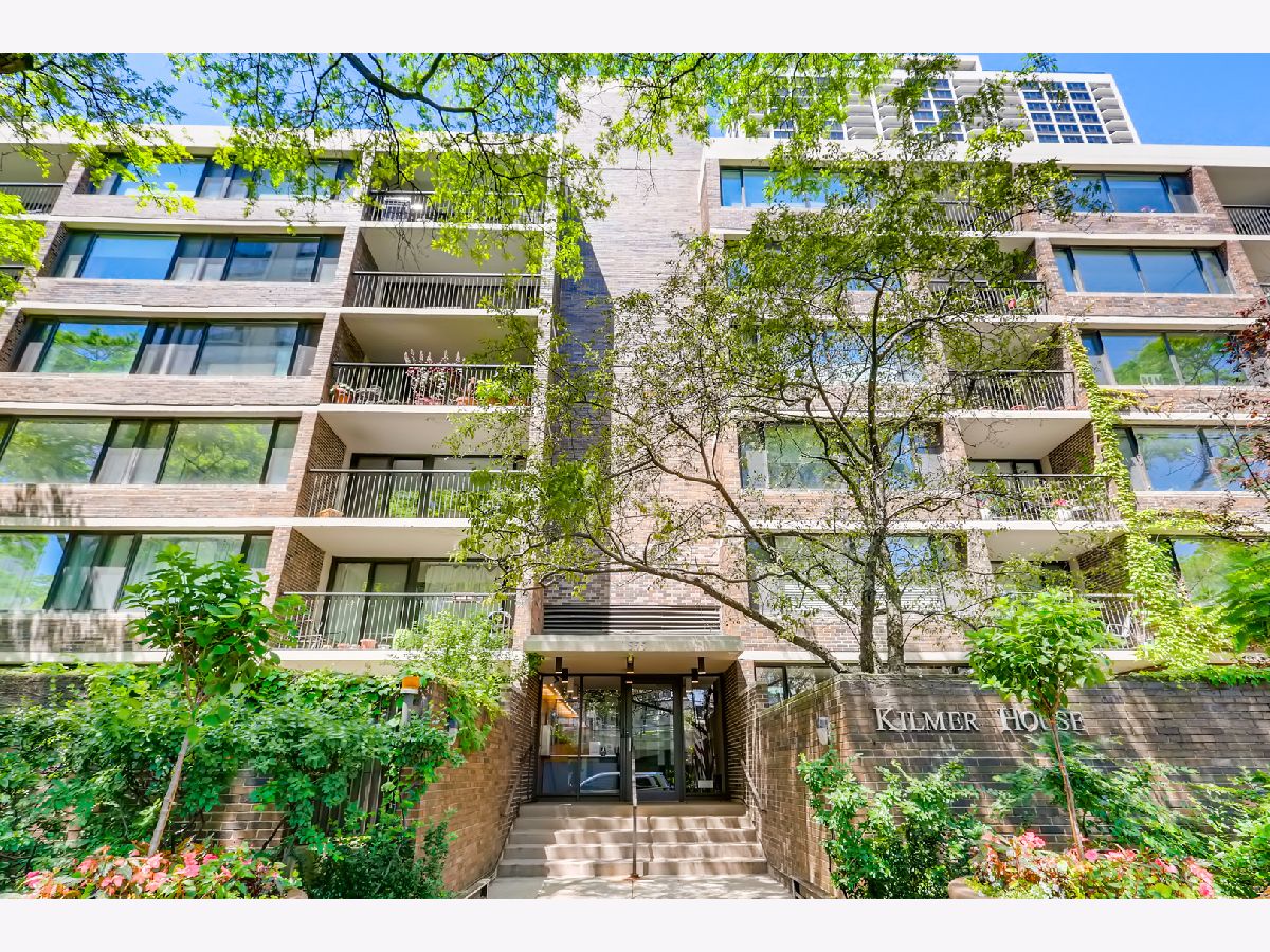 Condominiums Sold Kilmer House Chicago Illinois, 1555 Sandburg