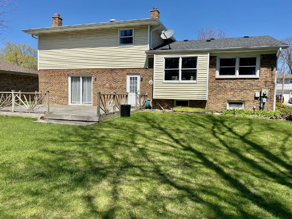 1903 Robinhood Lane, Arlington Heights, Illinois 60004 MLS 10750055