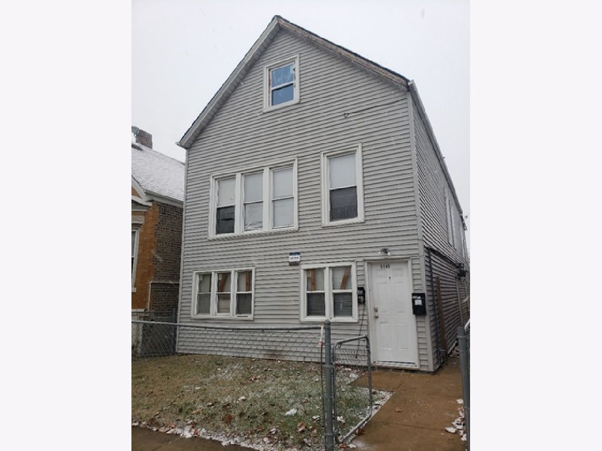 Homes & Condos & Townhomes Rented Back Of The Yards Chicago Illinois, 5149 Marshfield