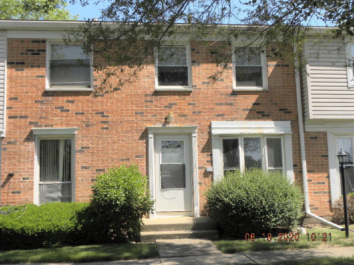 Townhomes & Condos Rented The Oaks Streamwood Illinois, 2142 Greenwood