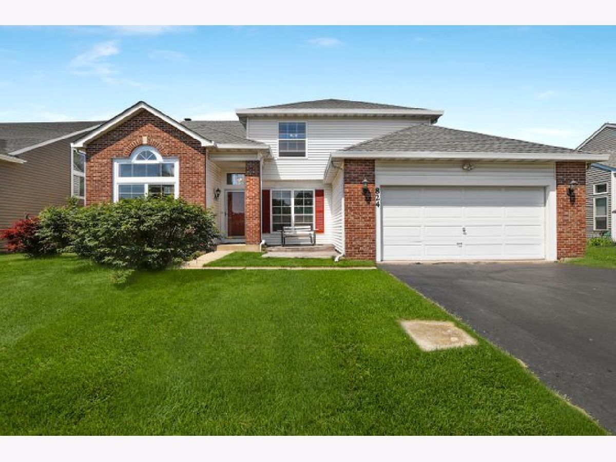 Homes Sold Renaissance Carol Stream Illinois, 824 Tamarac