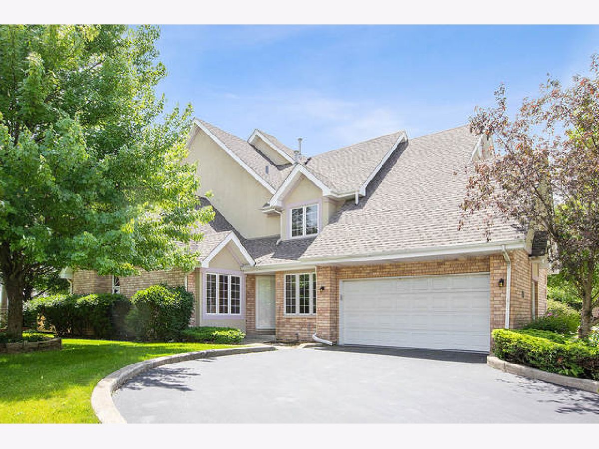 Condos & Townhomes Sold Berkeley Court Orland Park Illinois, 8815 Berkley