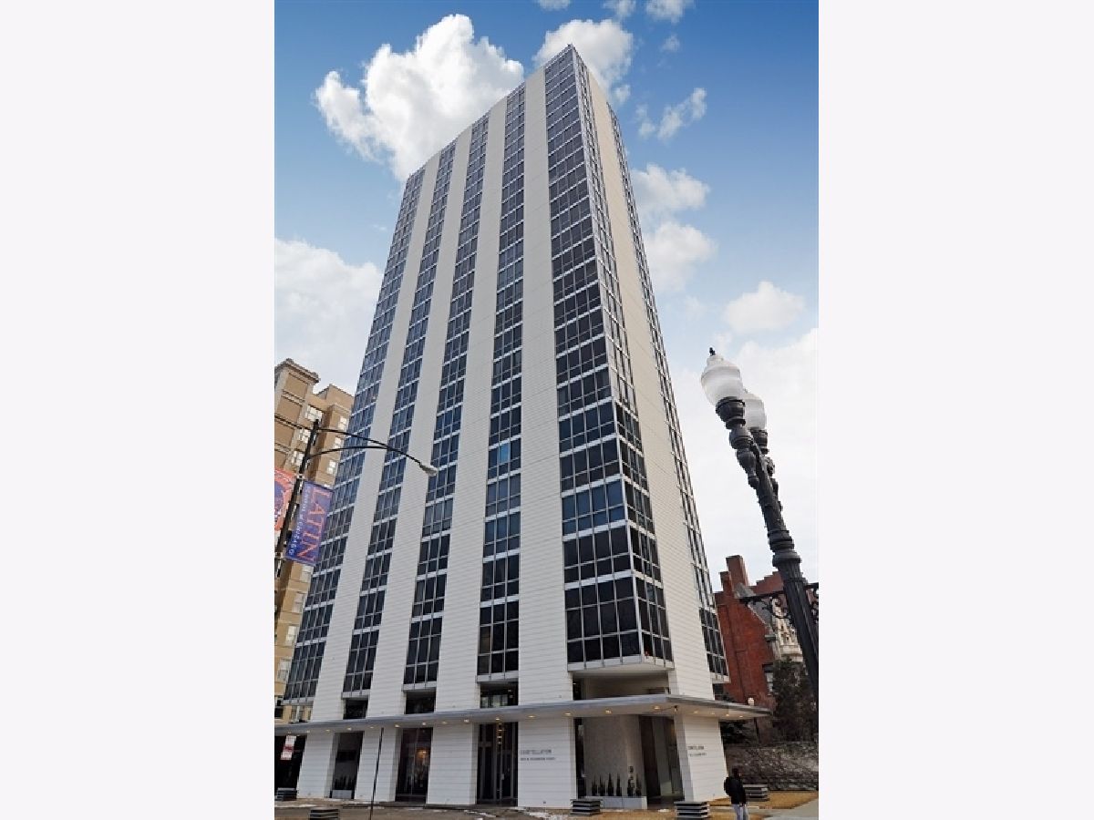 Condominiums Rented Constellation Chicago Illinois, 1555 Dearborn