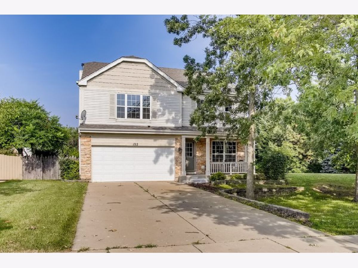 Homes Sold Suncrest Streamwood Illinois, 102 Buckskin