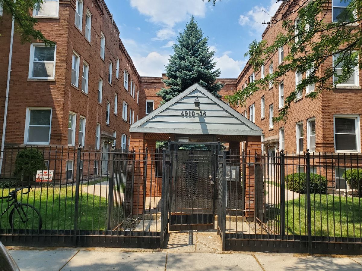 Condominiums & Homes Sold North Park Village Chicago Illinois, 4914 Kedzie