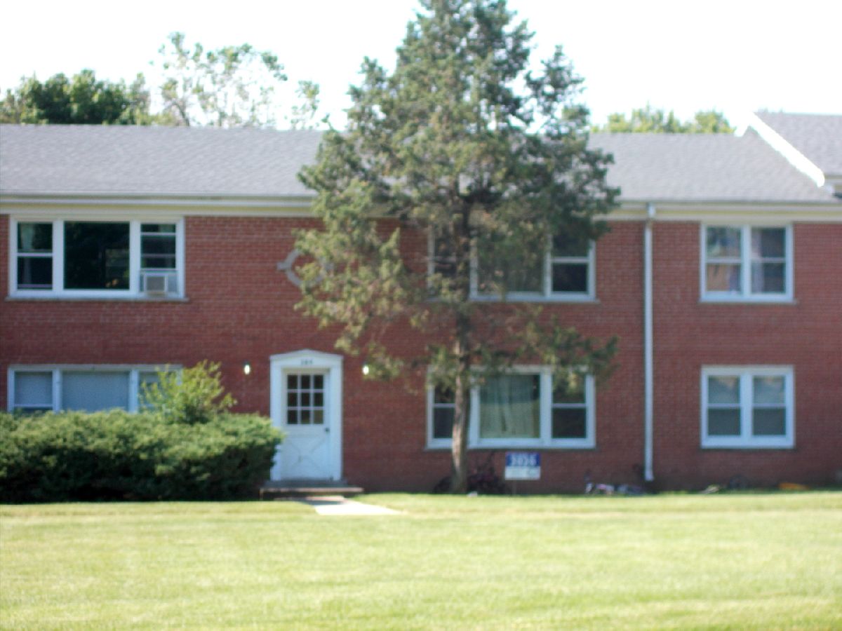 Condominiums Sold Williamsburg Palatine Illinois, 209 Johnson