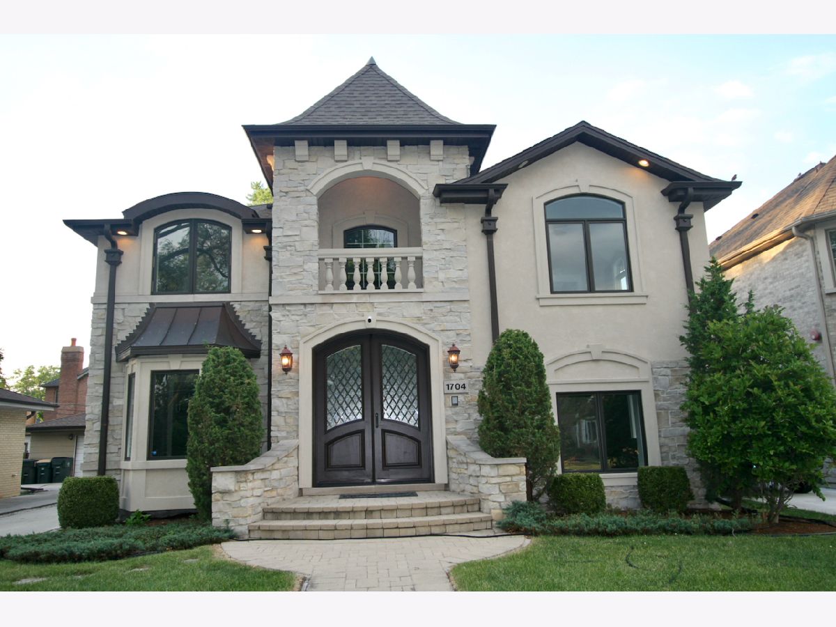 Homes & Condos & Townhomes Sold Centennial Park Park Ridge Illinois, 1704 Stewart