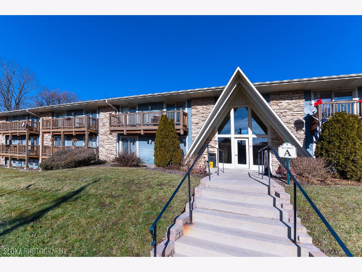 Condominiums & Homes Rented Chalets Of Fox River Grove Fox River Grove Illinois, 300 Opatrny