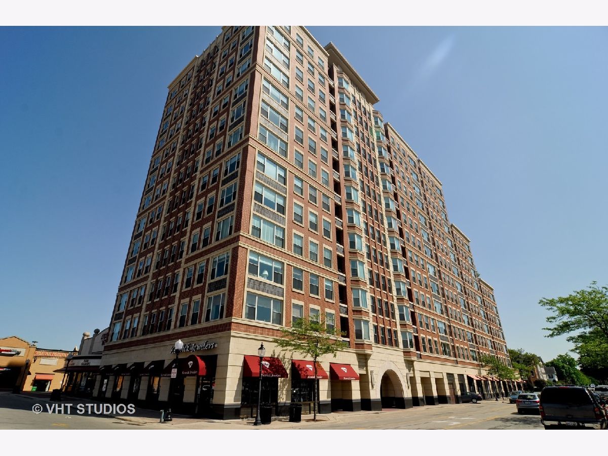Condominiums Rented Arlington Town Square Arlington Heights Illinois, 77 Evergreen