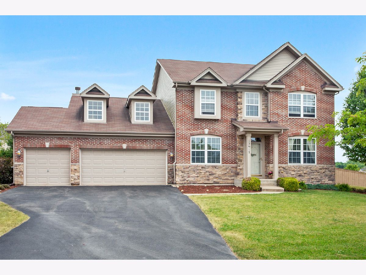Homes Sold Maple Hill Lockport Illinois, 15617 Red Bud