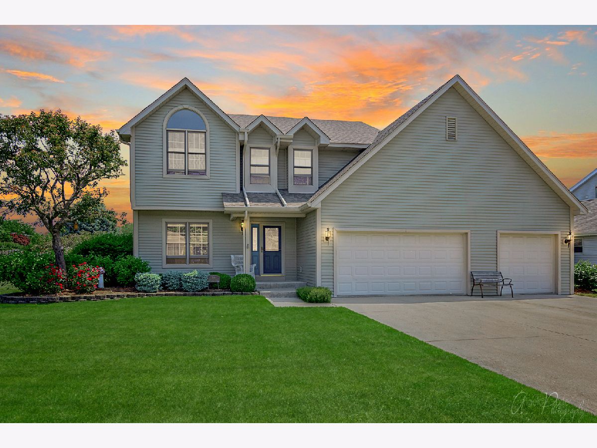 Homes Sold Green Valley Mchenry Illinois, 212 Loch Glen