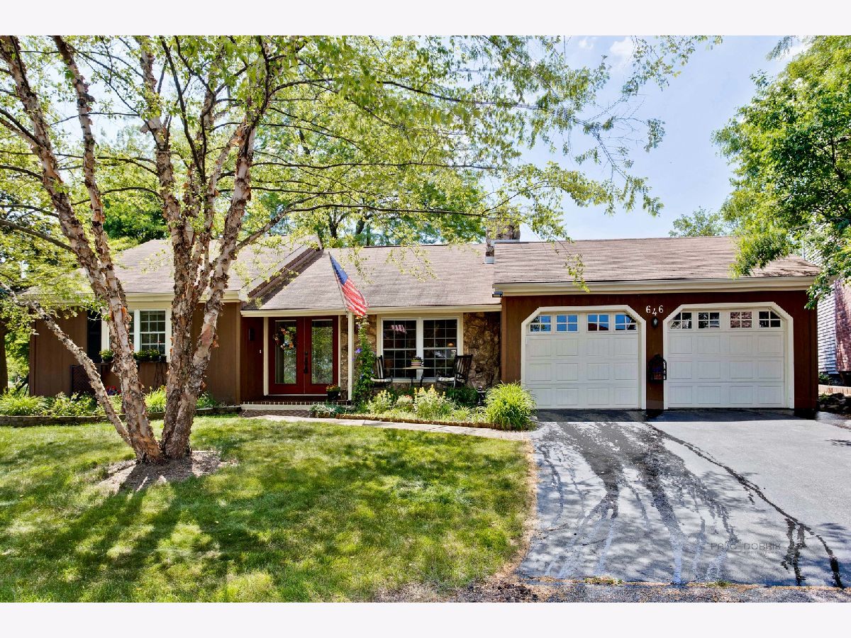 Homes & Condos & Townhomes Sold Stoneybrook Gurnee Illinois, 646 Williams