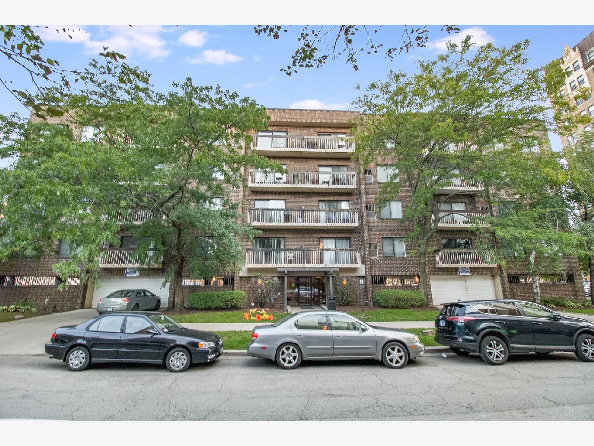 Condominiums Sold Sheridan Boardwalk Chicago Illinois, 6102 Sheridan