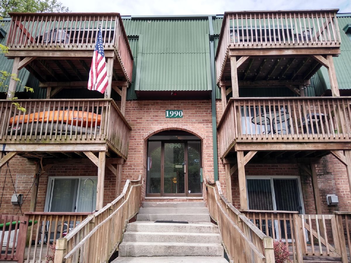 Condominiums Rented Acorn Woods Aurora Illinois