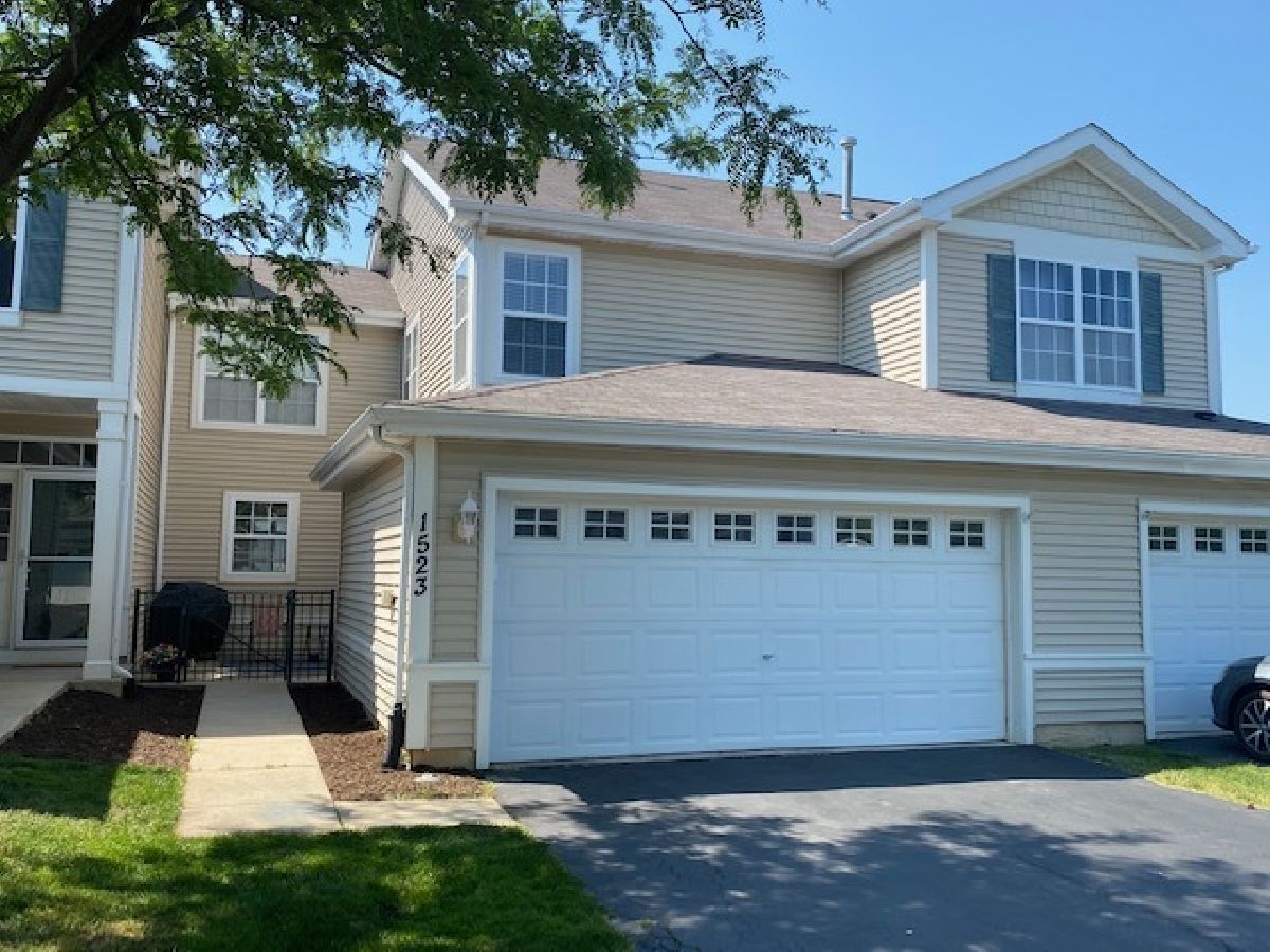 Townhomes Rented Remington Trails Round Lake Illinois, 1523 Remington