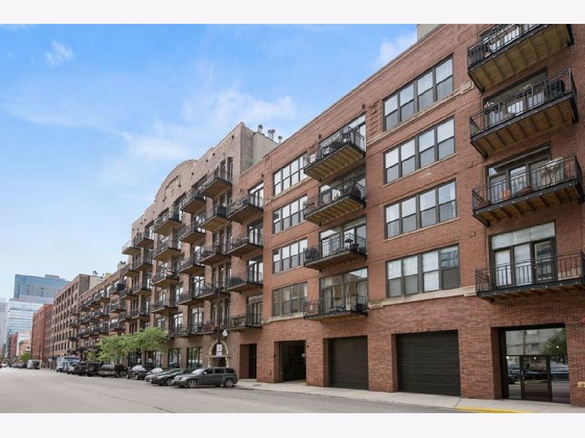 Condos & Townhomes Rented Erie Center Lofts Chicago Illinois, 375 Erie