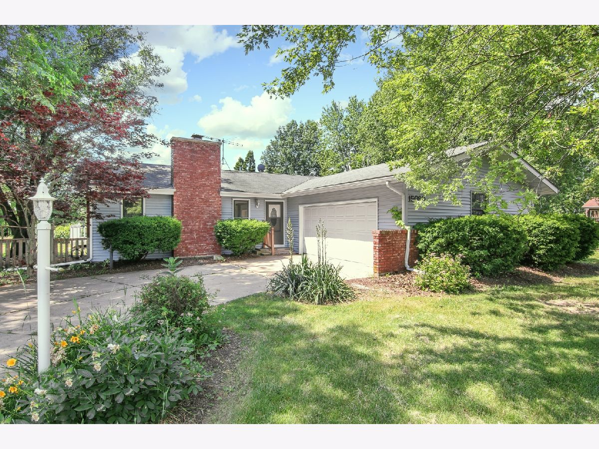 Homes Sold Buck Lake Somonauk Illinois, 15080 Fawn