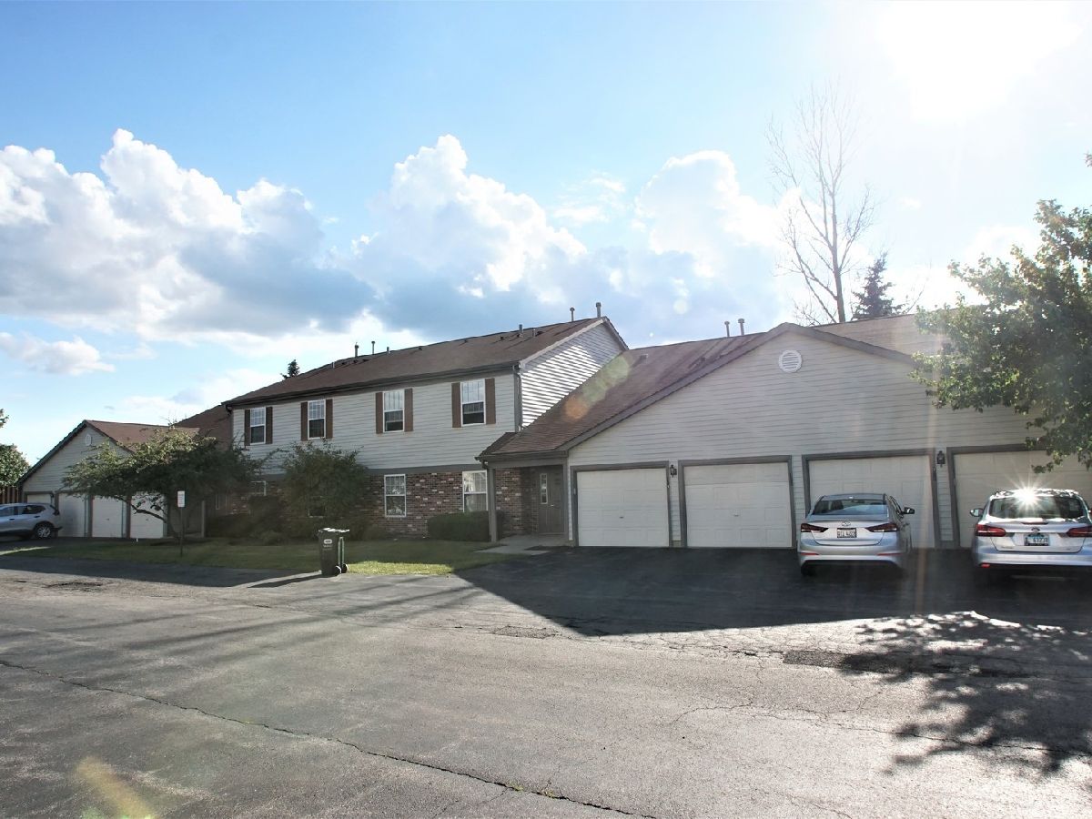 Townhomes & Condos Sold Whispering Oaks Palatine Illinois, 709 Whispering Oaks