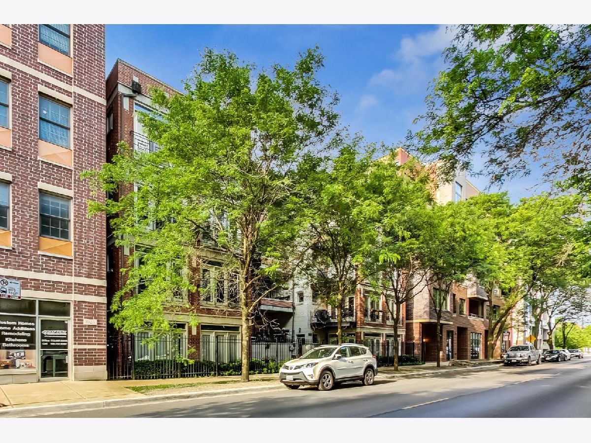 Condominiums & Homes Sold Lakeview Commons Chicago Illinois, 1931 Diversey