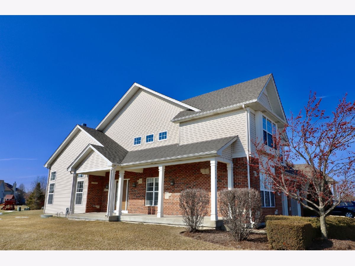Homes & Townhomes Rented Chatham Square Plainfield Illinois, 12354 Blue Water